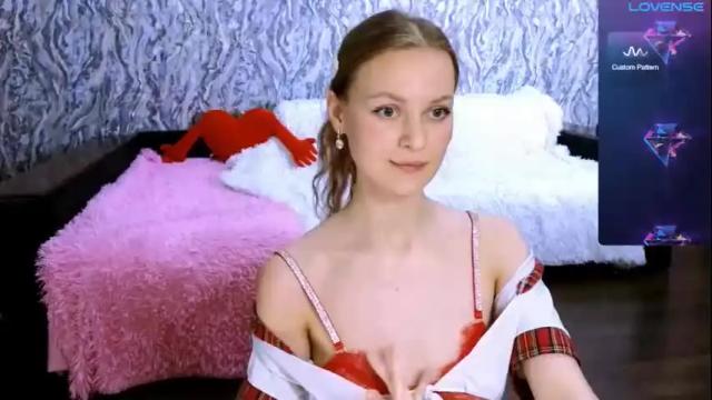 Image 7 of taissia_sweet Stream on Chaturbate on 29 days ago