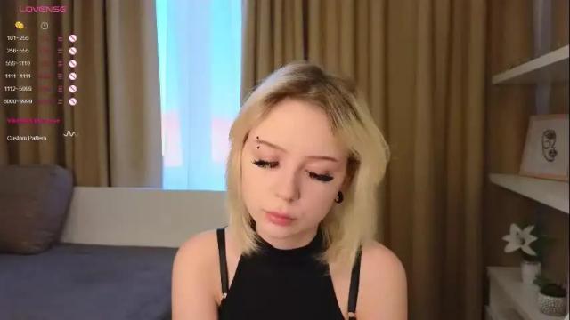 Image 2 of taitatkins Stream on Chaturbate on 23 days ago