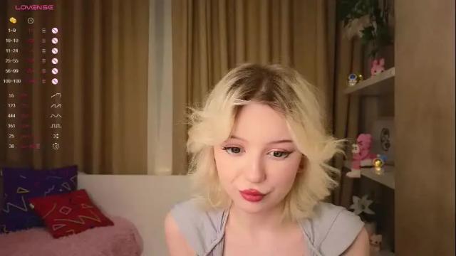 Image 2 of taitatkins Stream on Chaturbate on 1 month ago
