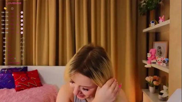 Image 3 of taitatkins Stream on Chaturbate on 1 month ago