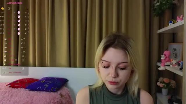 Image 3 of taitatkins Stream on Chaturbate on 1 month ago