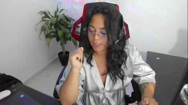 Image 3 of takaragr Stream on Chaturbate on 1 month ago