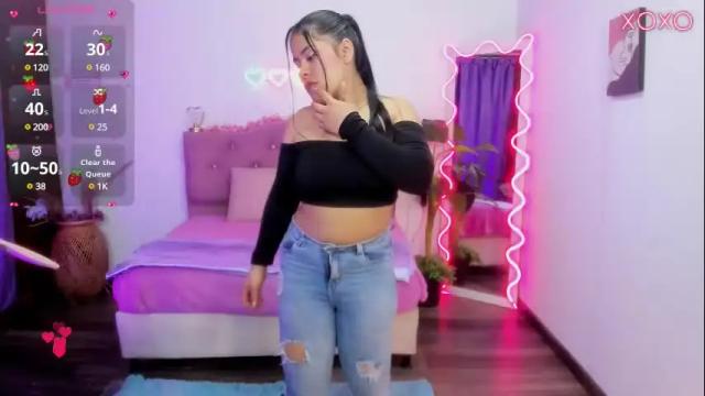 Image 3 of talia_tay Stream on Chaturbate on 1 month ago
