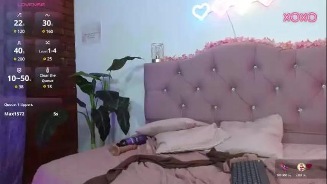 Image 11 of talia_tay Stream on Chaturbate on 4 days ago