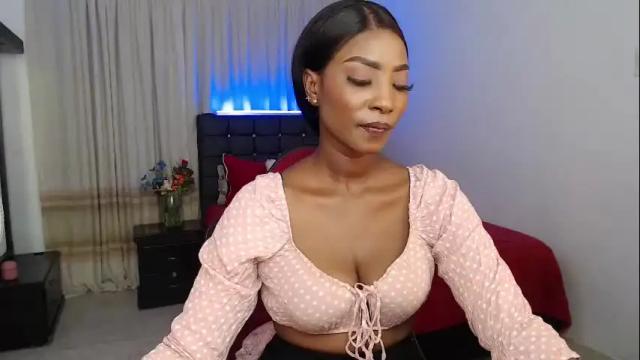 Image 12 of talianamoreno Stream on Chaturbate on 13 days ago