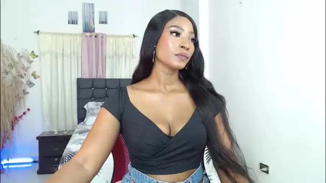 Image 2 of talianamoreno Stream on Chaturbate on 1 month ago