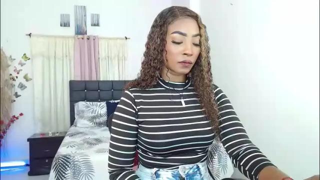 Image 4 of talianamoreno Stream on Chaturbate on 18 days ago