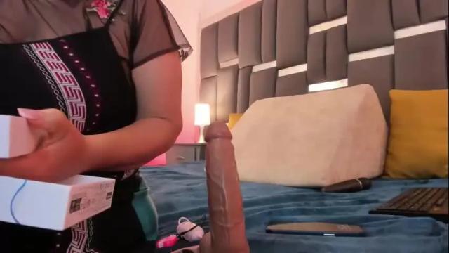 Image 11 of talianavega Stream on Chaturbate on 1 month ago