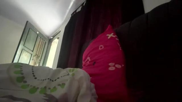 Image 3 of talianavega Stream on Chaturbate on 1 month ago