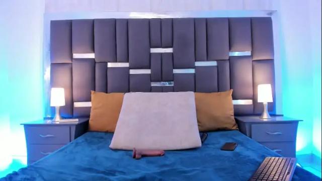 Image 2 of talianavega Stream on Chaturbate on 1 month ago