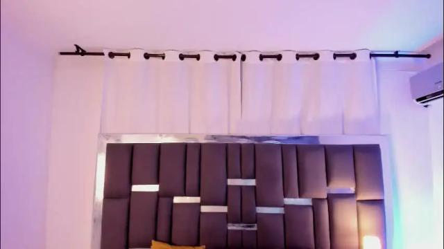 Image 12 of talianavega Stream on Chaturbate on 1 month ago