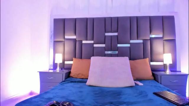 Image 11 of talianavega Stream on Chaturbate on 11 days ago