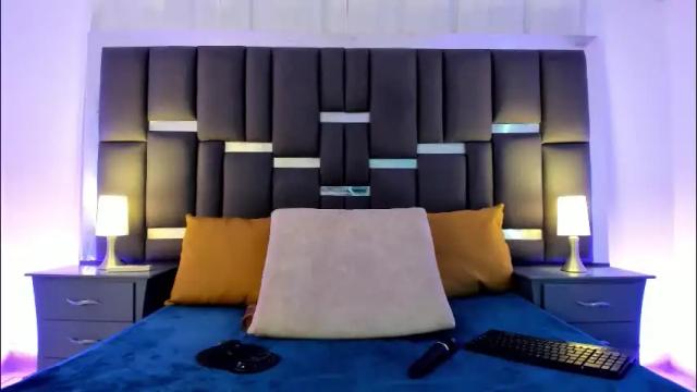 Image 4 of talianavega Stream on Chaturbate on 8 days ago