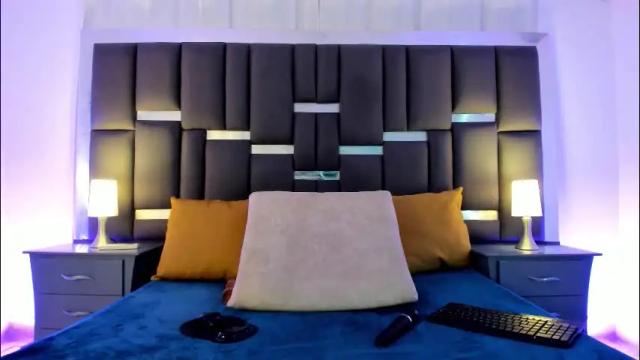 Image 7 of talianavega Stream on Chaturbate on 8 days ago