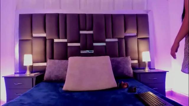 Image 10 of talianavega Stream on Chaturbate on 3 days ago