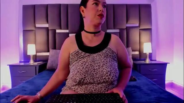 Image 8 of talianavega Stream on Chaturbate on 3 days ago