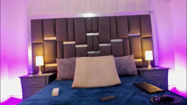 Image 3 of talianavega Stream on Chaturbate on 2 days ago