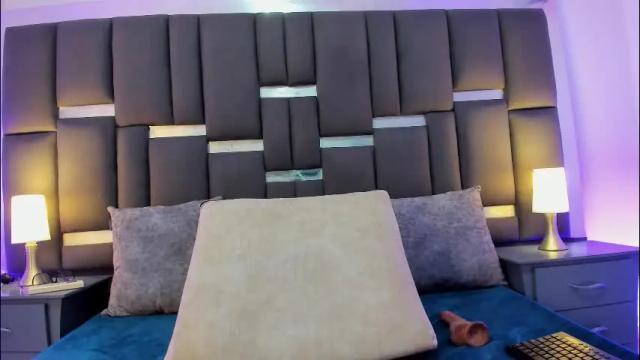 Image 4 of talianavega Stream on Chaturbate on 2 days ago