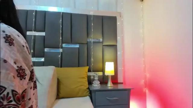 Image 6 of talianavega Stream on Chaturbate on 1 month ago