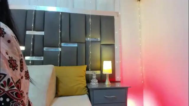 Image 8 of talianavega Stream on Chaturbate on 1 month ago