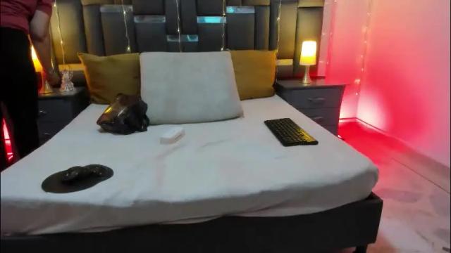 Image 2 of talianavega Stream on Chaturbate on 1 month ago