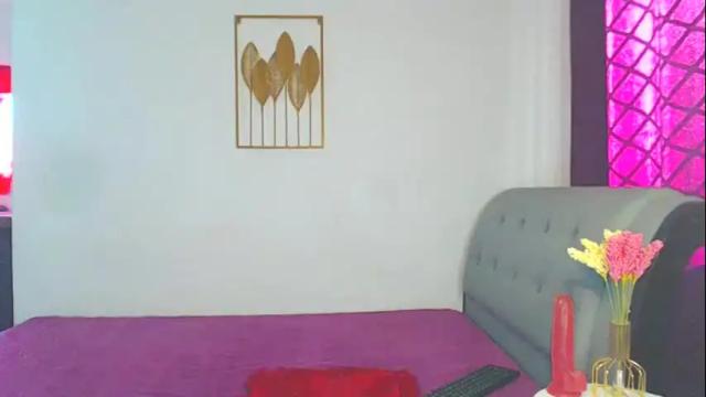 Image 3 of talyanarosa Stream on Chaturbate on 24 days ago