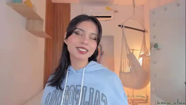 Image 3 of tamara_aluna Stream on Chaturbate on 1 month ago