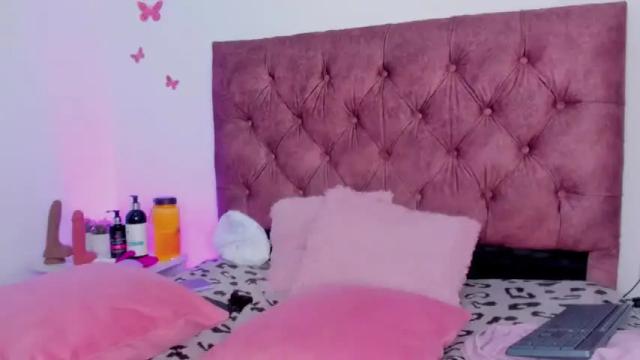 Image 12 of tamara_bella Stream on Chaturbate on 16 months ago