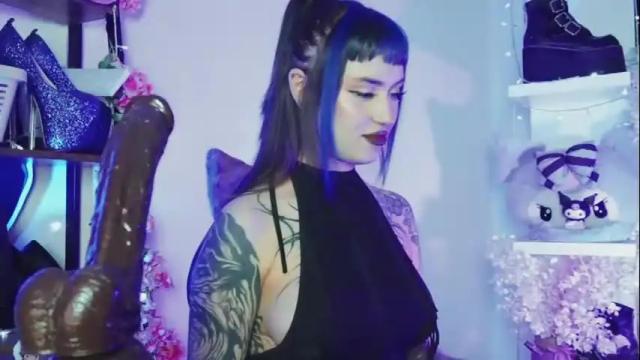 Image 4 of tamaracampell Stream on Chaturbate on 2 days ago