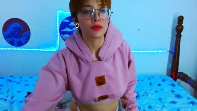 Image 2 of tamararoar Stream on Chaturbate on 15 months ago