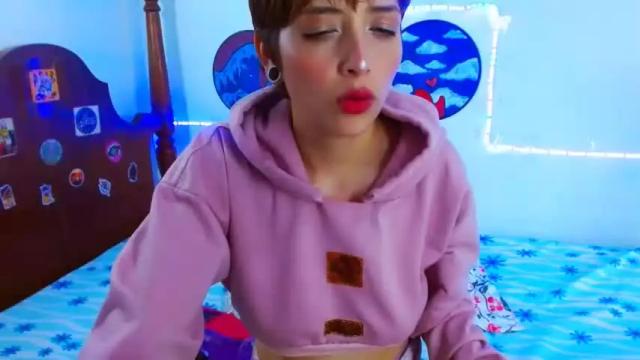 Image 7 of tamararoar Stream on Chaturbate on 15 months ago