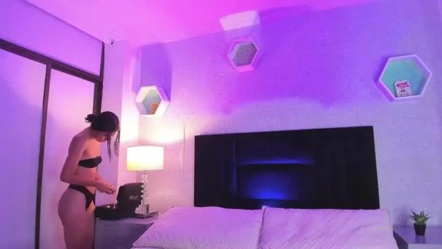 Image 10 of tamarathompsonn Stream on Chaturbate on 13 months ago