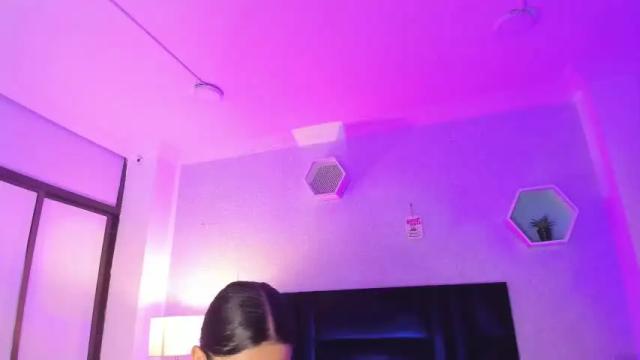 Image 2 of tamarathompsonn Stream on Chaturbate on 13 months ago