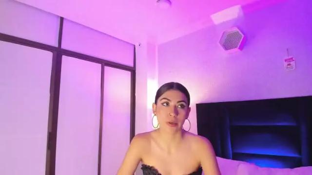 Image 3 of tamarathompsonn Stream on Chaturbate on 13 months ago