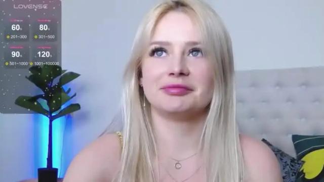 Image 7 of tamarrafox Stream on Chaturbate on 16 months ago
