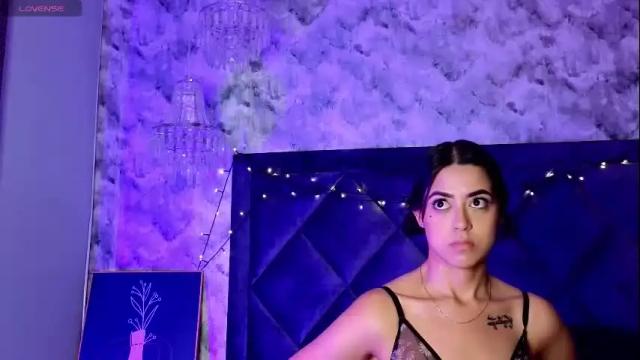 Image 2 of tammy_greyy Stream on Chaturbate on 5 months ago