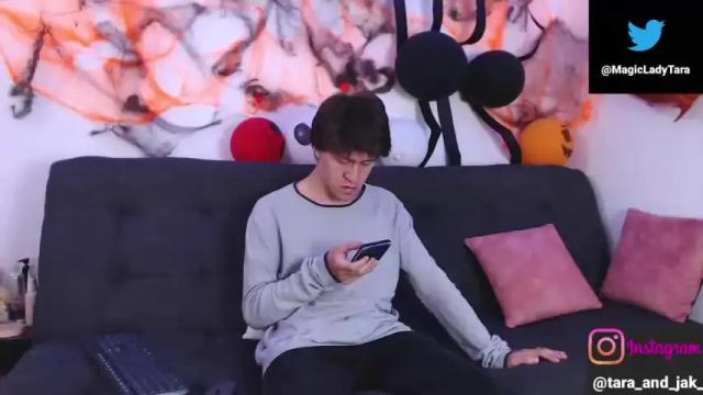 Image 3 of tara_and_jak Stream on Chaturbate on 21 months ago