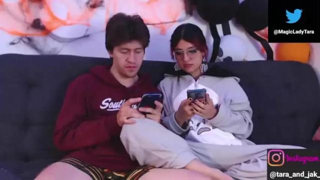 Image 6 of tara_and_jak Stream on Chaturbate on 21 months ago