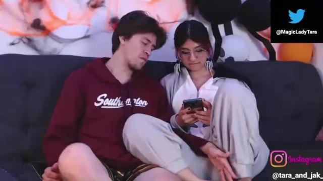 Image 8 of tara_and_jak Stream on Chaturbate on 21 months ago