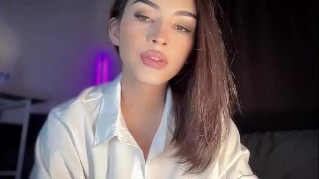 Image 2 of tara_bitch69 Stream on Chaturbate on 3 days ago