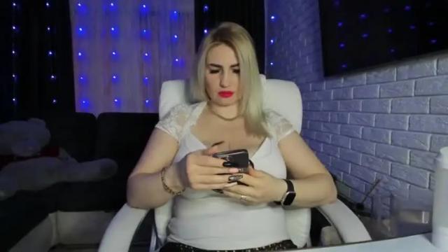 Image 8 of tara_wilsonn Stream on Chaturbate on 13 months ago