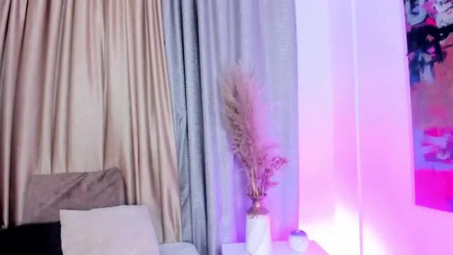 Image 12 of taralombardi Stream on Chaturbate on 14 months ago