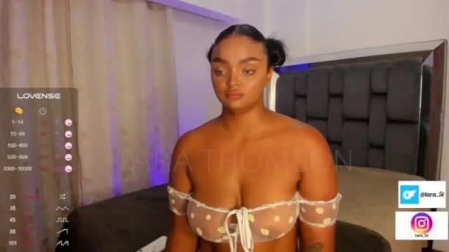 Image 12 of tarathomson Stream on Chaturbate on 15 months ago