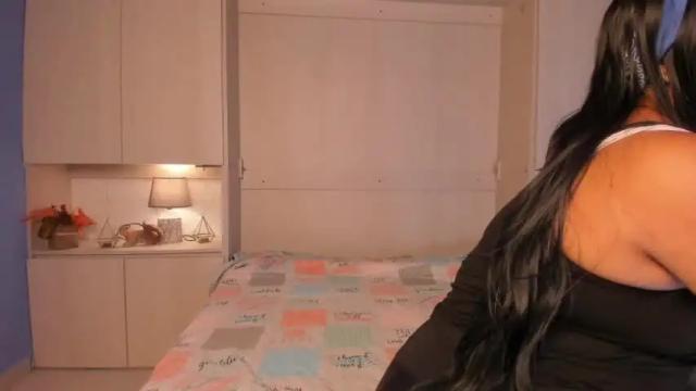 Image 3 of tarawiilson_ Stream on Chaturbate on 17 months ago