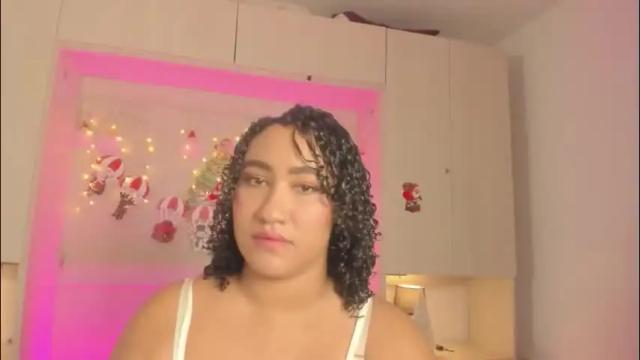 Image 3 of tarawiilson_ Stream on Chaturbate on 1 month ago