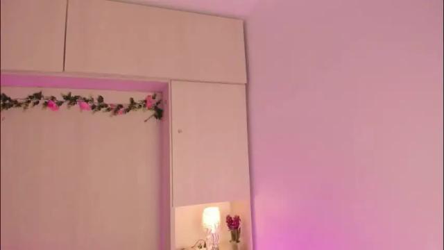 Image 2 of tarawiilson_ Stream on Chaturbate on 13 days ago