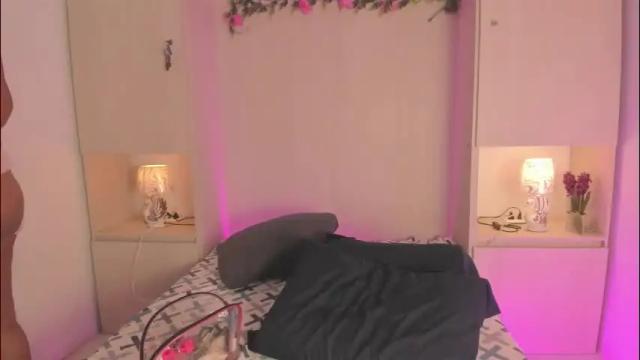 Image 6 of tarawiilson_ Stream on Chaturbate on 13 days ago