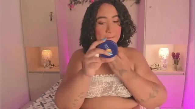 Image 7 of tarawiilson_ Stream on Chaturbate on 13 days ago