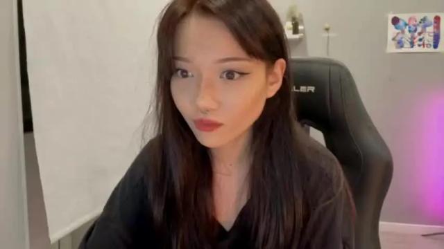 Image 3 of tarrrantula Stream on Chaturbate on 20 months ago