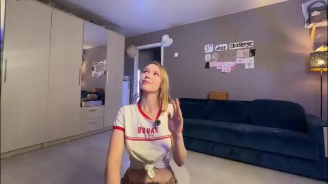 Image 2 of tatacoy Stream on Chaturbate on 2 months ago